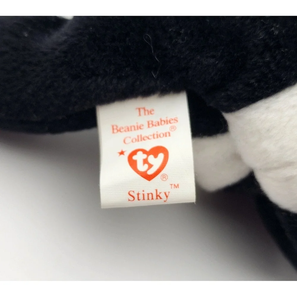TY Beanie Baby - STINKY‎ the Skunk (8 inch)